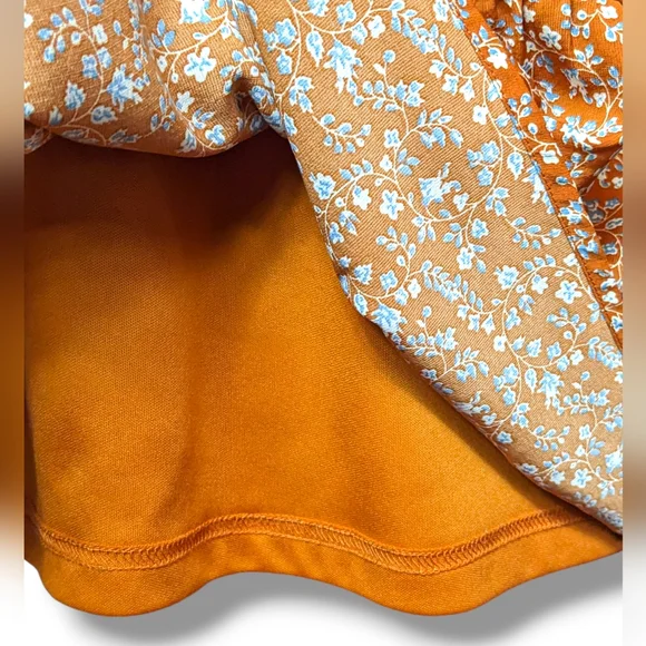 Pink Lily Cinnamon 3 Tiered Floral Blouse Woman's Size (S) - Picture 4 of 7